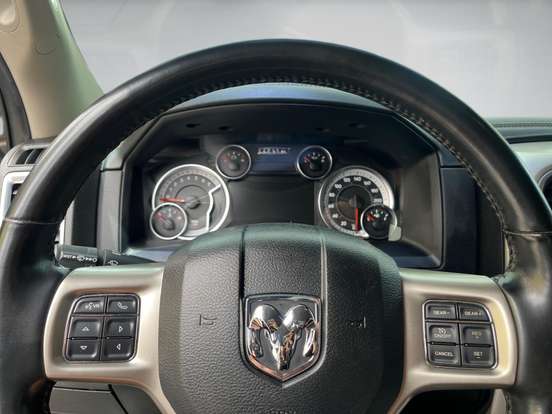 RAM-CLASSIC-5.7 V8 GASOLINA LARAMIE CD 4X4 AUTOMÁTICO RAM-CLASSIC-2022
