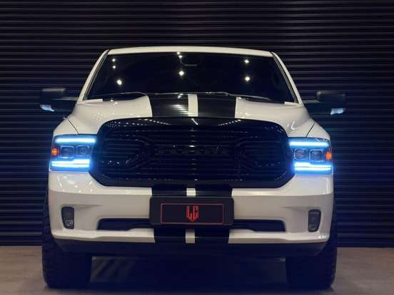 RAM-CLASSIC-5.7 V8 GASOLINA LARAMIE NIGHT EDITION CD 4X4 AUTOMÁTICO RAM-CLASSIC-2023