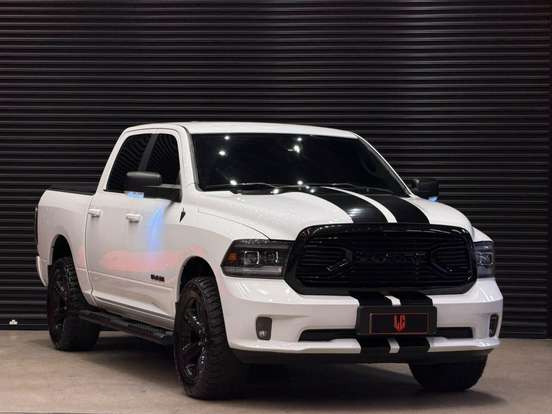RAM-CLASSIC-5.7 V8 GASOLINA LARAMIE NIGHT EDITION CD 4X4 AUTOMÁTICO RAM-CLASSIC-2023