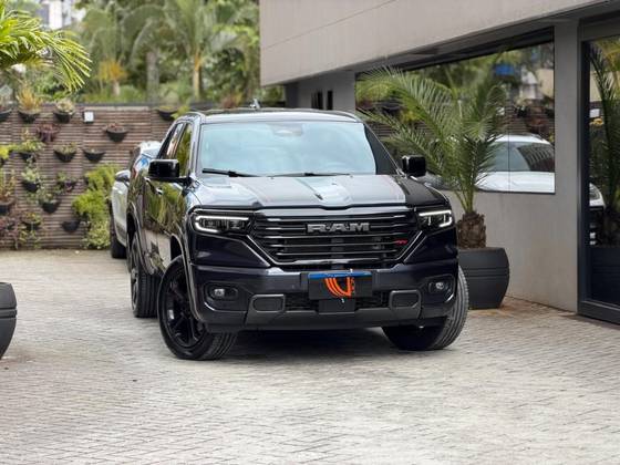 RAM RAMPAGE 2.0 HURRICANE 4 TURBO GASOLINA R/T 4X4 AUTOMÁTICO