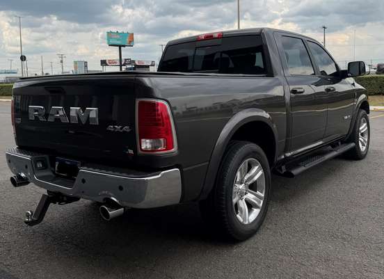 RAM-1500-5.7 V8 GASOLINA LIMITED CD 4X4 AUTOMÁTICO RAM-1500-2023