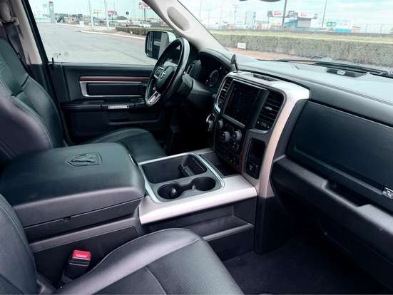 RAM-1500-5.7 V8 GASOLINA LIMITED CD 4X4 AUTOMÁTICO RAM-1500-2023