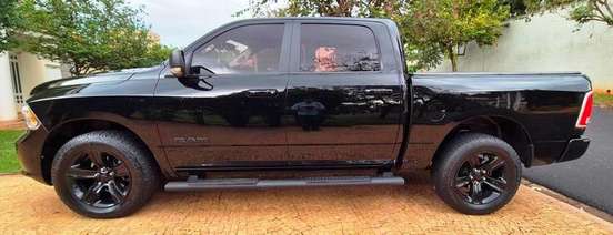 RAM-CLASSIC-5.7 V8 GASOLINA LARAMIE NIGHT EDITION CD 4X4 AUTOMÁTICO RAM-CLASSIC-2023