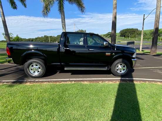 RAM-2500-6.7 LARAMIE 4X4 CD I6 TURBO DIESEL 4P AUTOMÁTICO RAM-2500-2012
