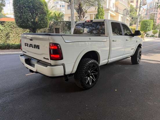 RAM-3500-6.7 I6 TURBO DIESEL LARAMIE NIGHT EDITION CD 4X4 AUTOMÁTICO RAM-3500-2022