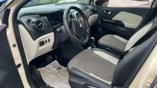 RENAULT-CAPTUR-2017