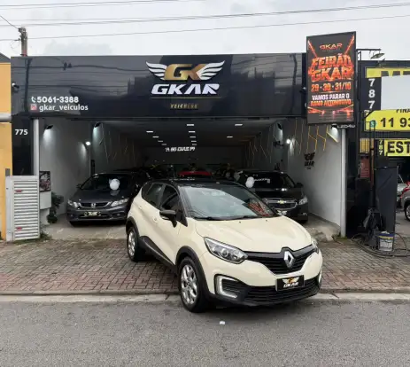 RENAULT-CAPTUR-2017
