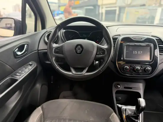RENAULT-CAPTUR-2017