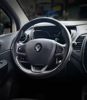 RENAULT-CAPTUR-2017