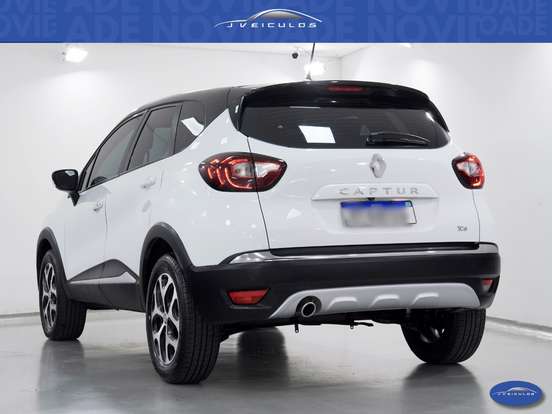 RENAULT-CAPTUR-2021