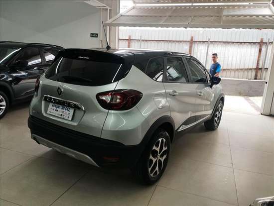 RENAULT-CAPTUR-2019