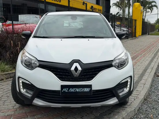 RENAULT-CAPTUR-2017