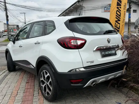 RENAULT-CAPTUR-2017