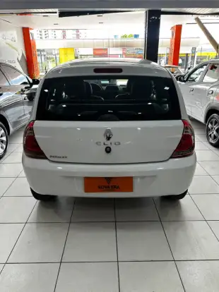 RENAULT-CLIO-2013