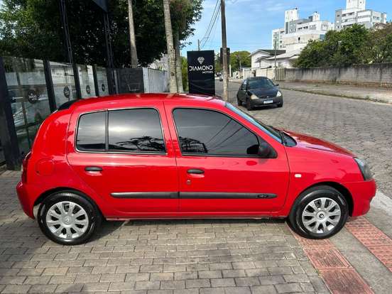 RENAULT-CLIO-2009