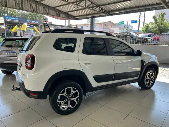 RENAULT-DUSTER-2023