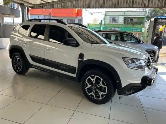 RENAULT-DUSTER-2023