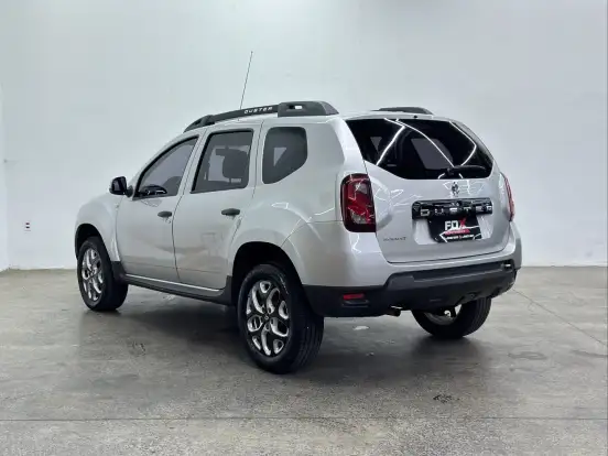 RENAULT-DUSTER-2018