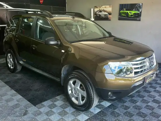 RENAULT-DUSTER-2014