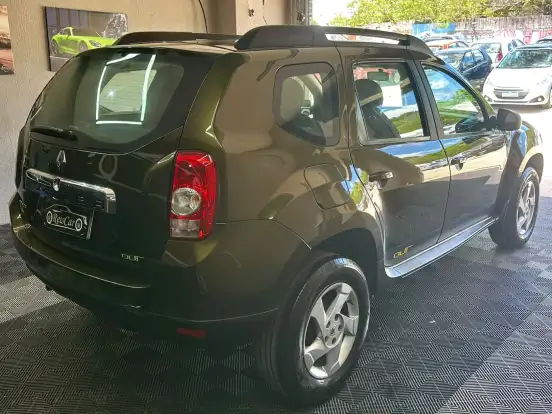 RENAULT-DUSTER-2014