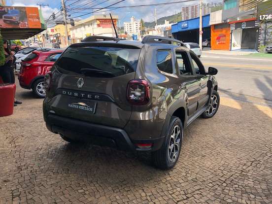 RENAULT-DUSTER-2022