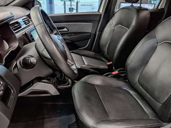 RENAULT-DUSTER-2022