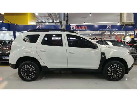 RENAULT-DUSTER-2022