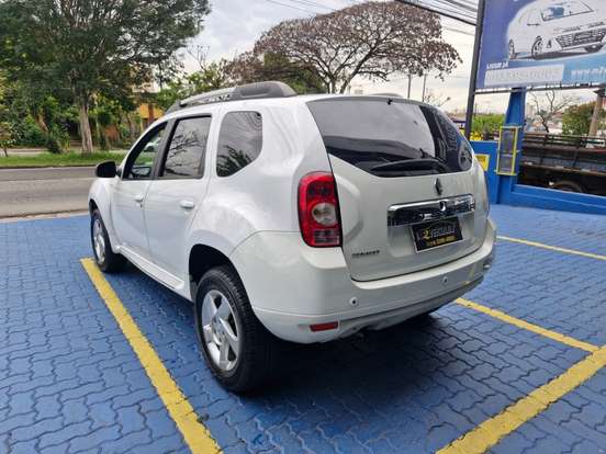RENAULT-DUSTER-2014