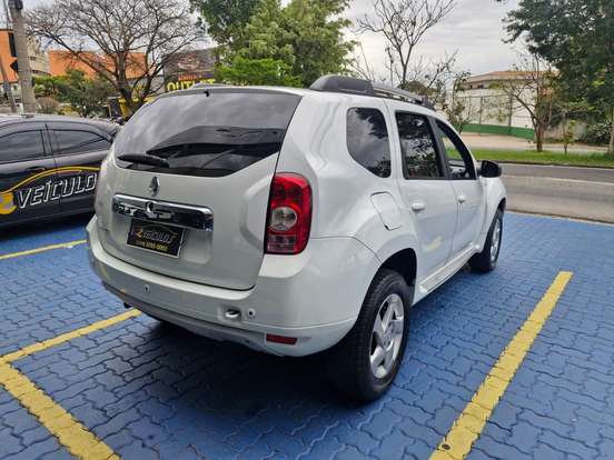 RENAULT-DUSTER-2014