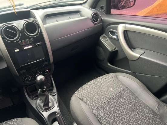 RENAULT-DUSTER-2015