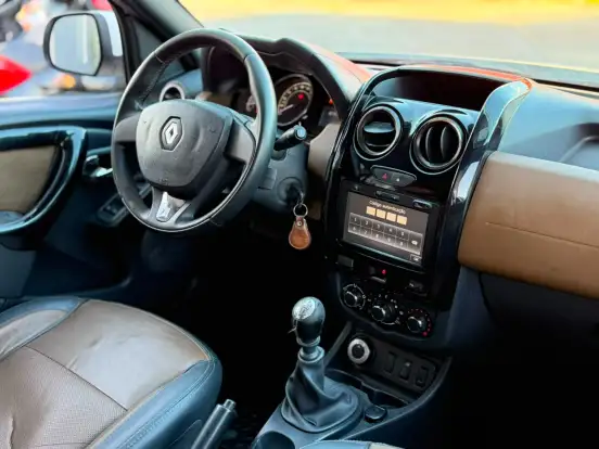 RENAULT-DUSTER-2017