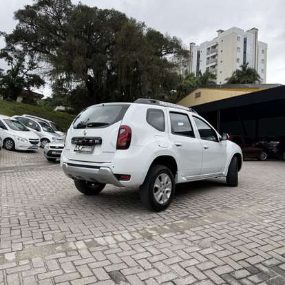 RENAULT-DUSTER-2015