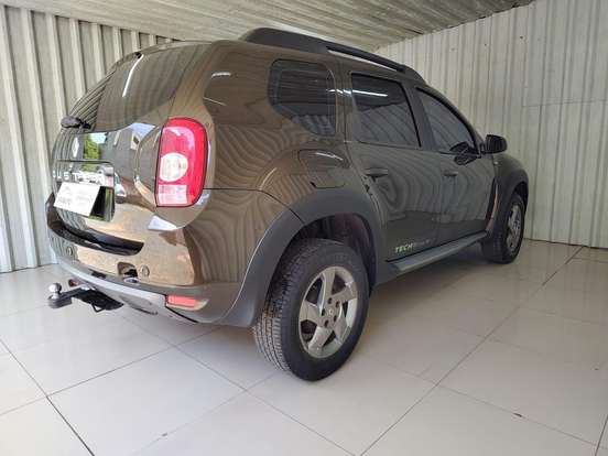 RENAULT-DUSTER-2014