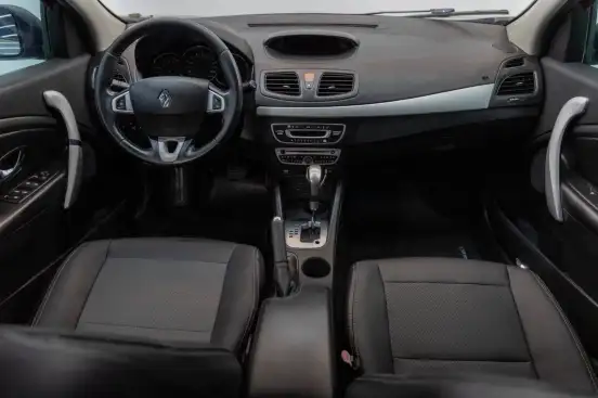 RENAULT-FLUENCE-2012