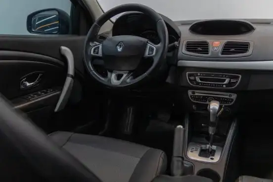 RENAULT-FLUENCE-2012