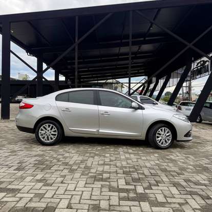 RENAULT-FLUENCE-2015
