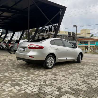 RENAULT-FLUENCE-2015