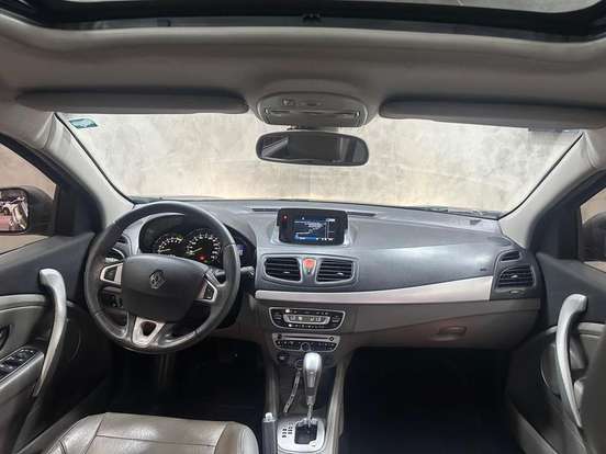 RENAULT-FLUENCE-2.0 PRIVILÉGE 16V FLEX 4P AUTOMÁTICO RENAULT-FLUENCE-2011