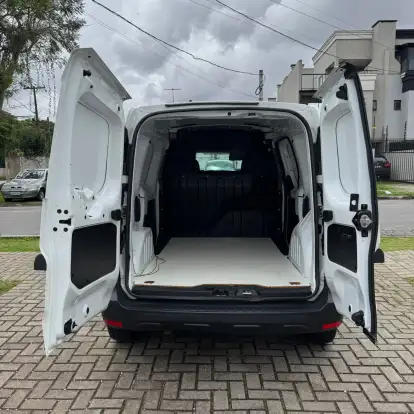 RENAULT-KANGOO-2024