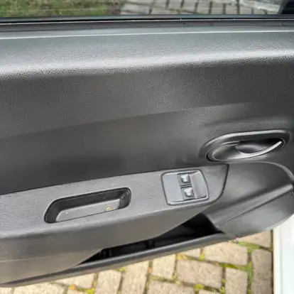 RENAULT-KANGOO-2024