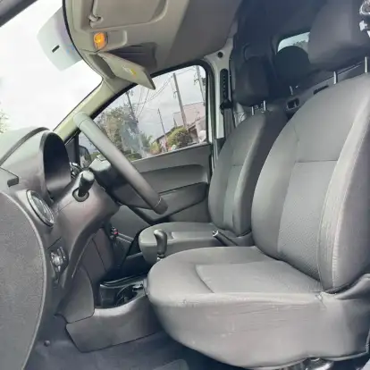 RENAULT-KANGOO-2024