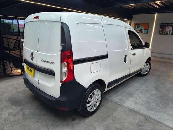 RENAULT-KANGOO-2025