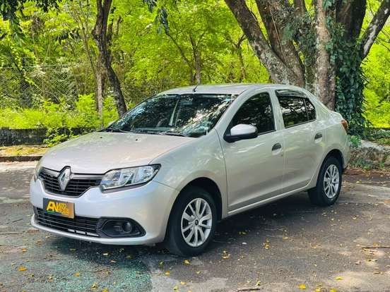 RENAULT-LOGAN-2017