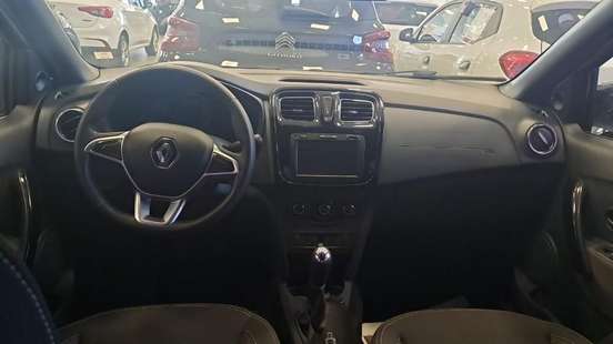 RENAULT-LOGAN-2024