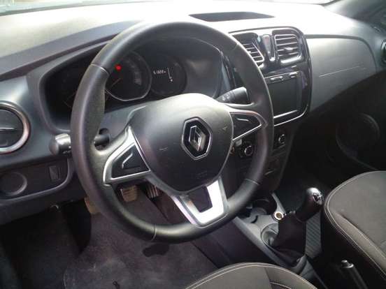 RENAULT-LOGAN-2024