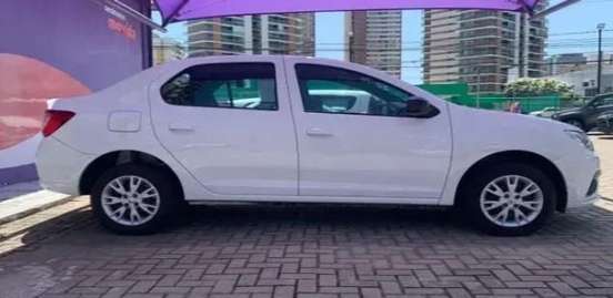 RENAULT-LOGAN-2024