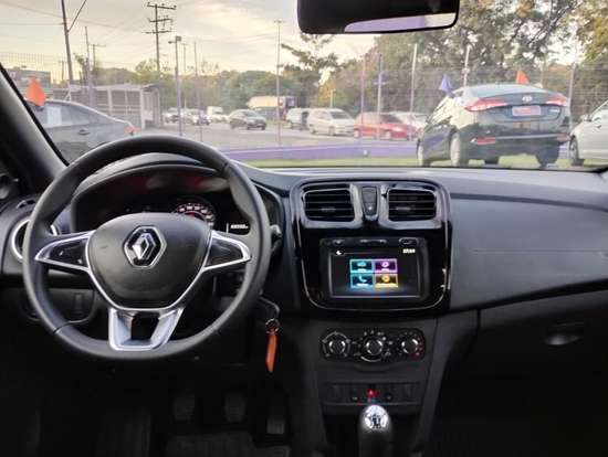 RENAULT-LOGAN-2024