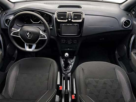 RENAULT-LOGAN-2024