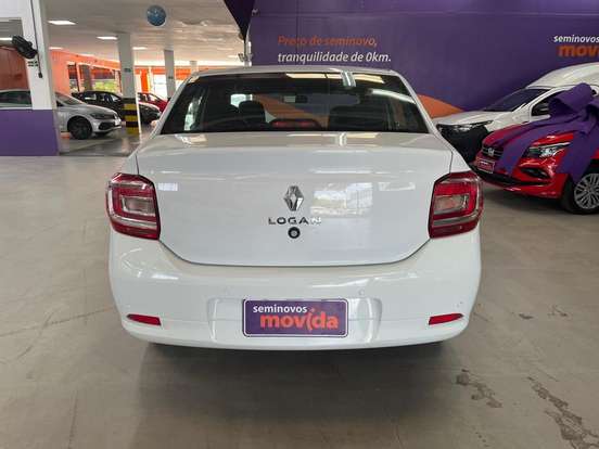 RENAULT-LOGAN-2024