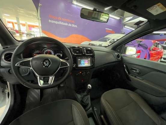 RENAULT-LOGAN-2024